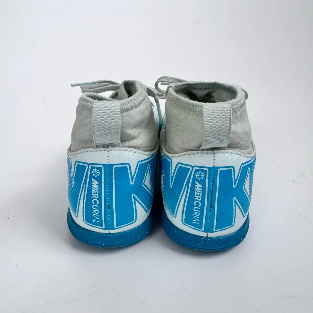 Nike Youth Mercurial Superfly 10 Club Indoor Shoes in Glacier Blue size 2Y